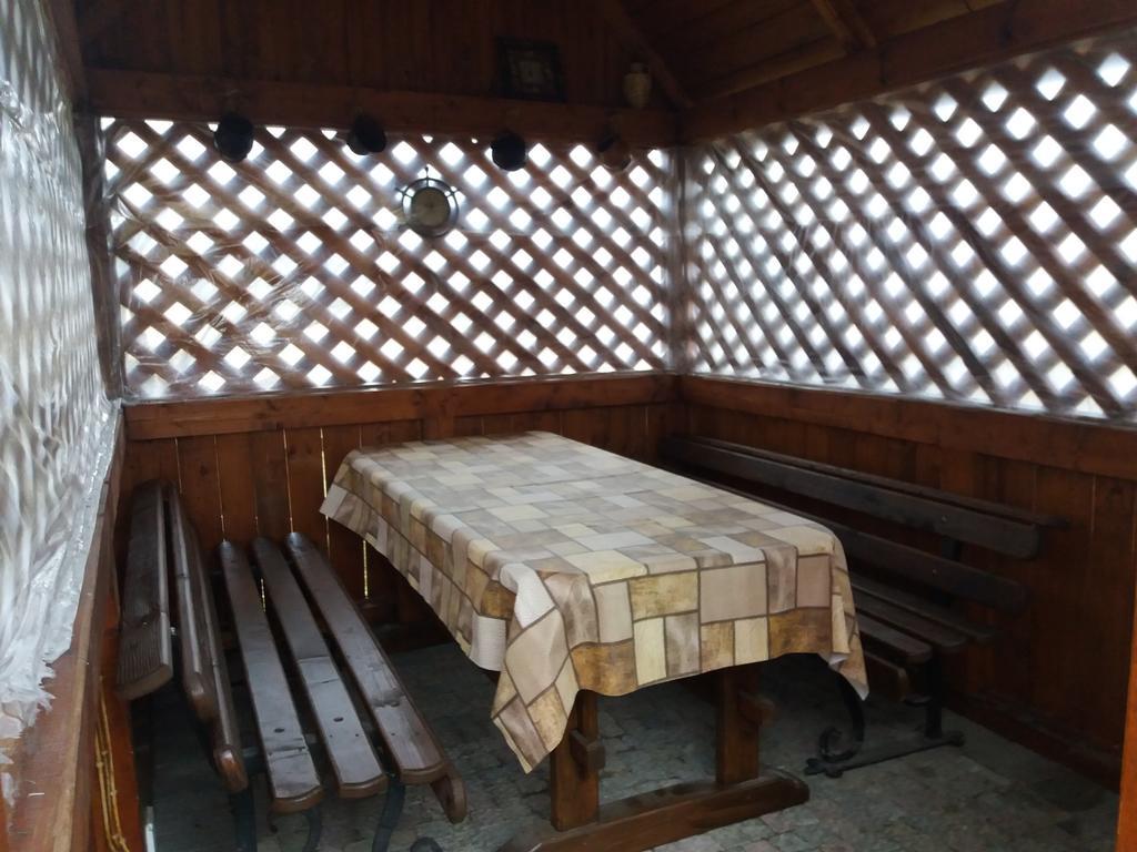 Bee House Hotel Bukovel Exterior photo